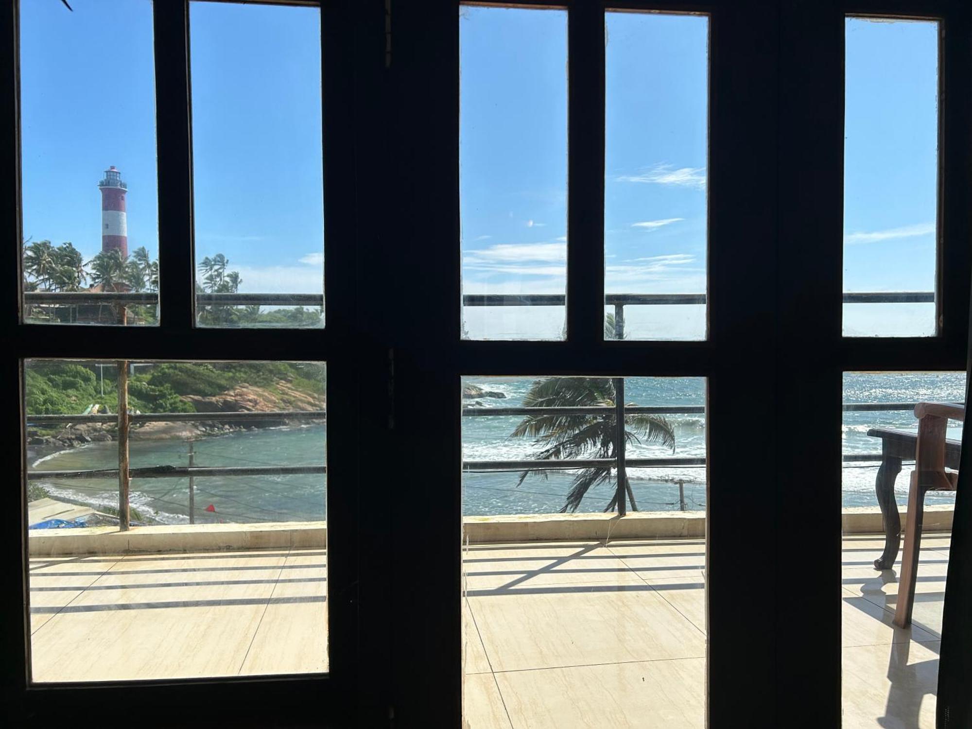 The Ocean Park Beach Resort Ковалам Екстериор снимка
