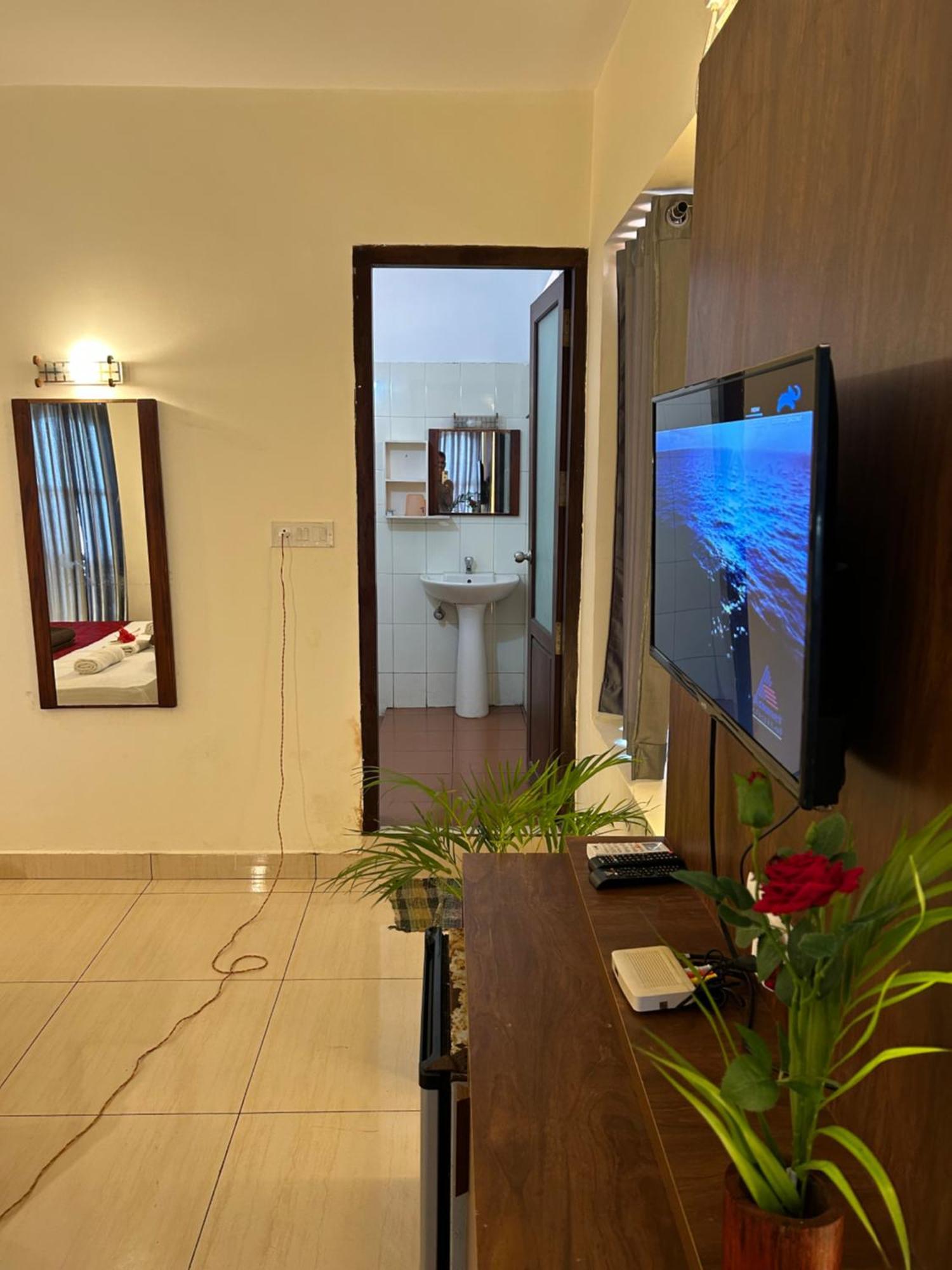 The Ocean Park Beach Resort Ковалам Екстериор снимка