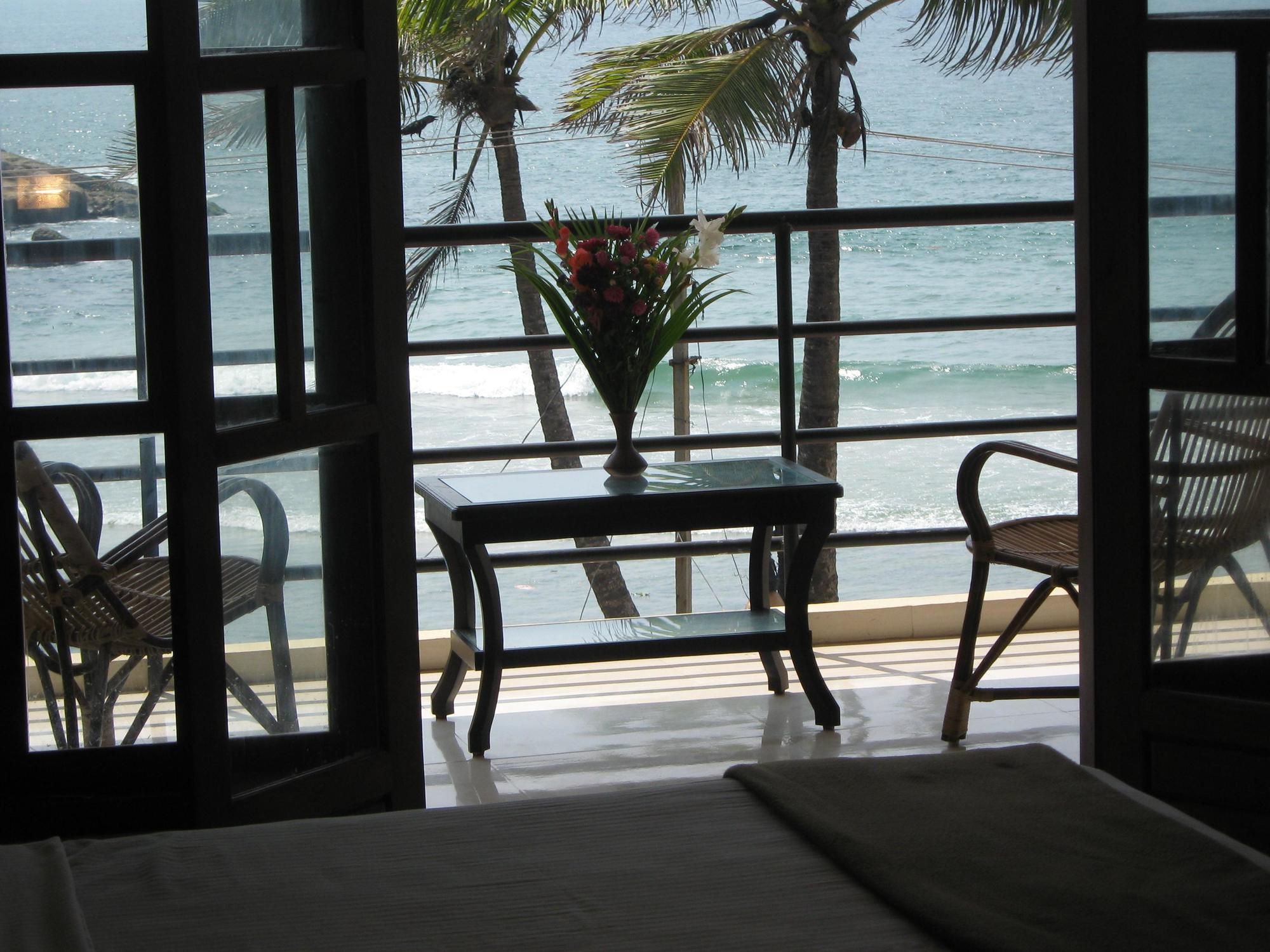 The Ocean Park Beach Resort Ковалам Екстериор снимка